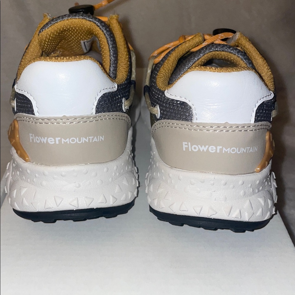 NWT Flower Mountain Raikiri Junior Sneaker in Beige-Taupe-Orange - Picture 9 of 13
